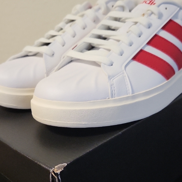 Adidas Men's 7.5, Women's 8.5 White and Red Streettalk - Picture 7 of 10